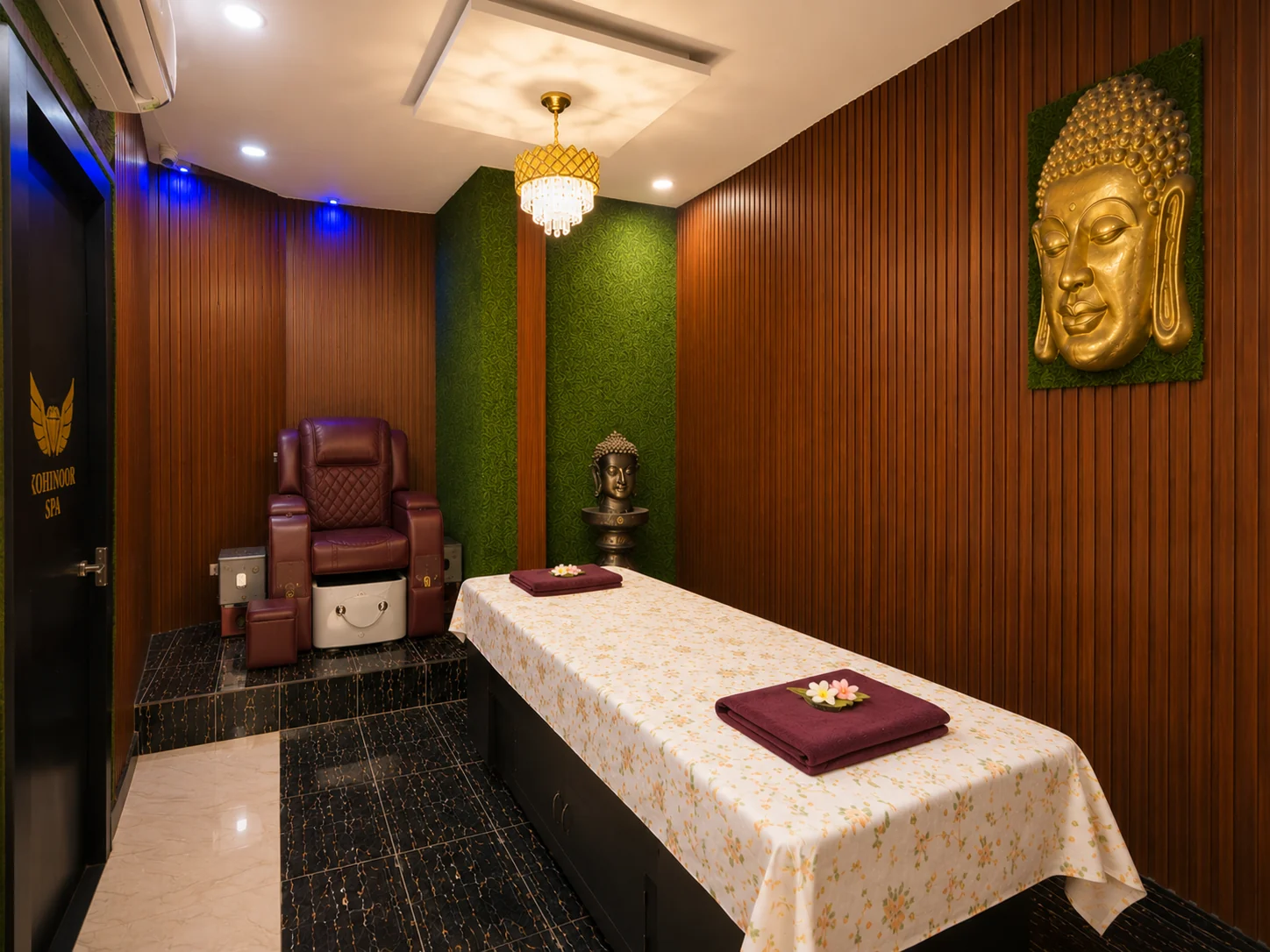 Massage room alternate angle at Kohinoor Spa